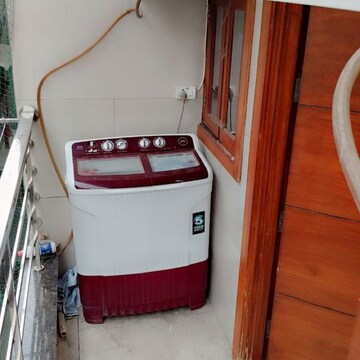 Furnished Amenities in 2 BHK Builder Floor at Dwarka Mor – for Sale