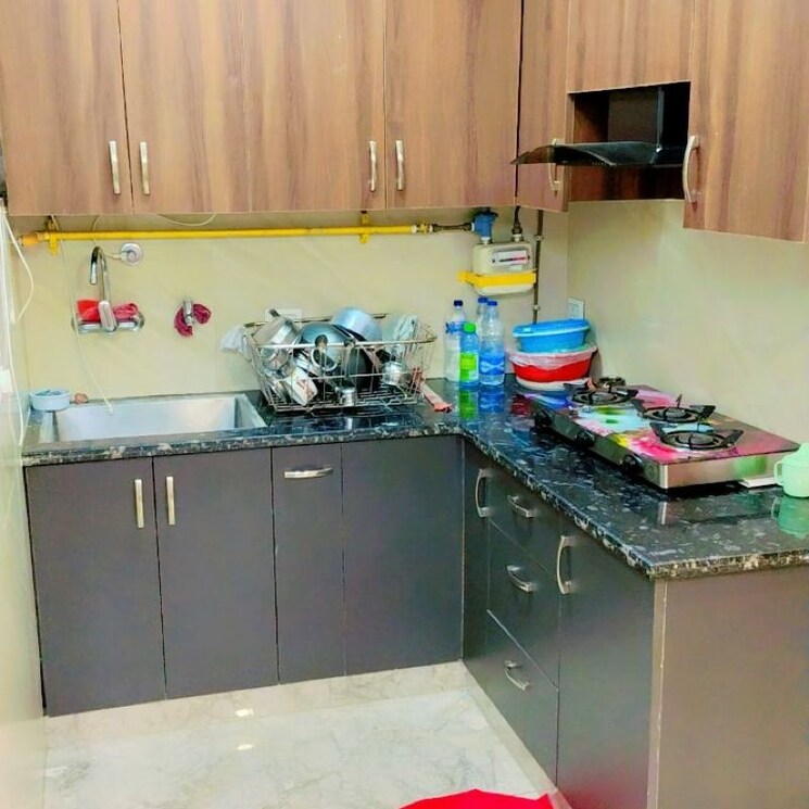 Team Area, dwarka mor 2 Bedroom 60 Sq.Yd. Builder Floor In Dwarka Mor Delhi 9705445