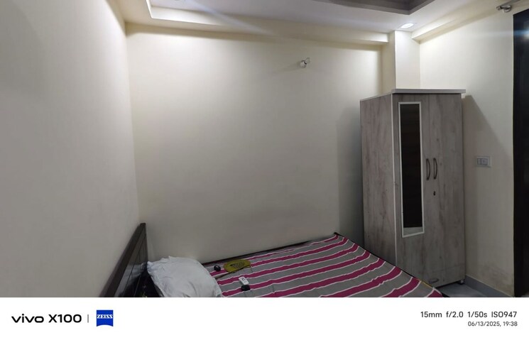 Room, abul fazal enclave part 1 3 Bedroom 630 Sq.Ft. Apartment In Abul Fazal Enclave Part 1 Delhi 9727890