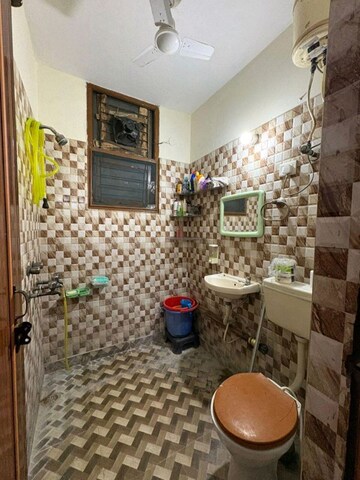 Bathroom in 2 BHK Builder Floor at Sector 34 – for Rent