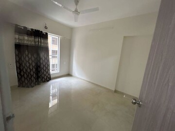 Room in 2 BHK Apartment at Andheri CHS, Andheri West – for Rent