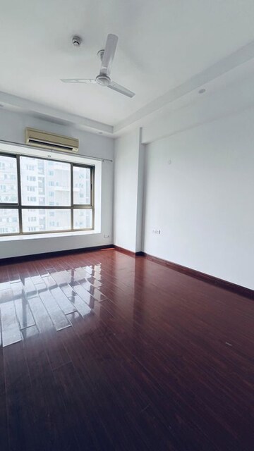 Room in 4 BHK Apartment at TGB Meghdutam, Sector 50 – for Rent