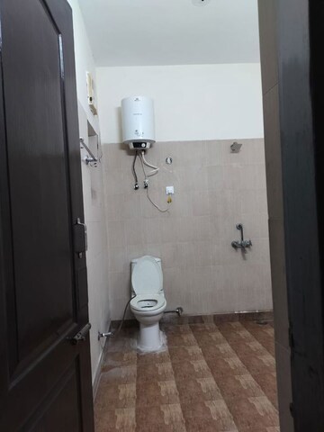 Bathroom in 2 BHK Builder Floor at Sector 27 – for Rent