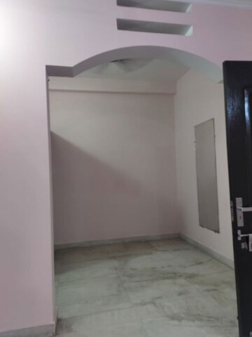 2 BHK Builder Floor For Rent in Sector 27