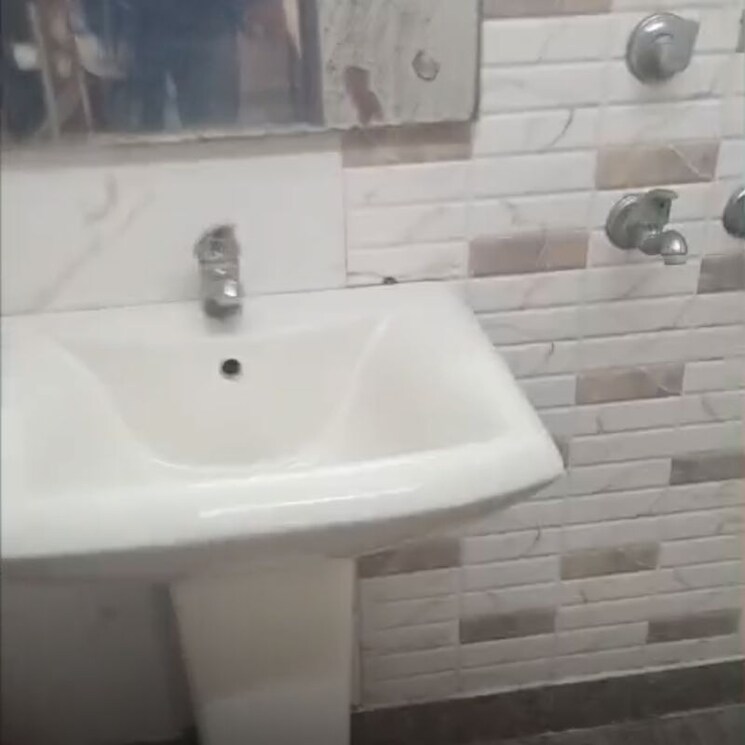 Bathroom, lajpat nagar ii 1 RK 300 Sq.Ft. Builder Floor In Lajpat Nagar ii Delhi 9727945