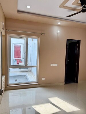Room in 3 BHK Independent House at Viraj Lotus Enclave, Gomti Nagar – for Rent