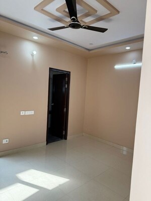 Room in 3 BHK Independent House at Viraj Lotus Enclave, Gomti Nagar – for Rent