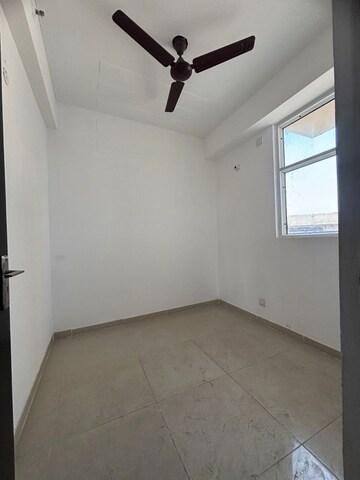 Room in 3.5 BHK Apartment at ATS Happy Trails, Sector 10 Greater Noida – for Sale