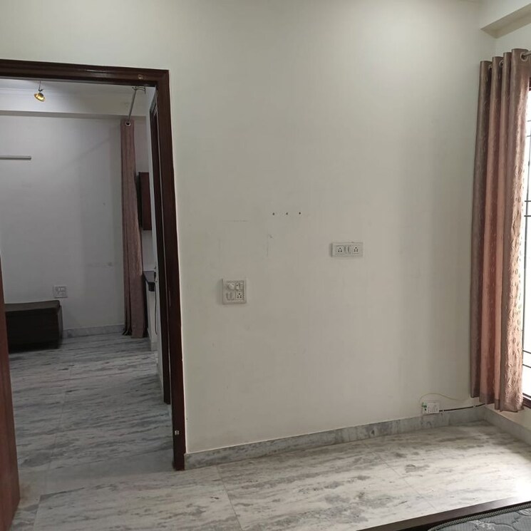 Room, huda-market 1 Bedroom 100 Sq.Yd. Builder Floor In Sector 31 Gurgaon 9728015