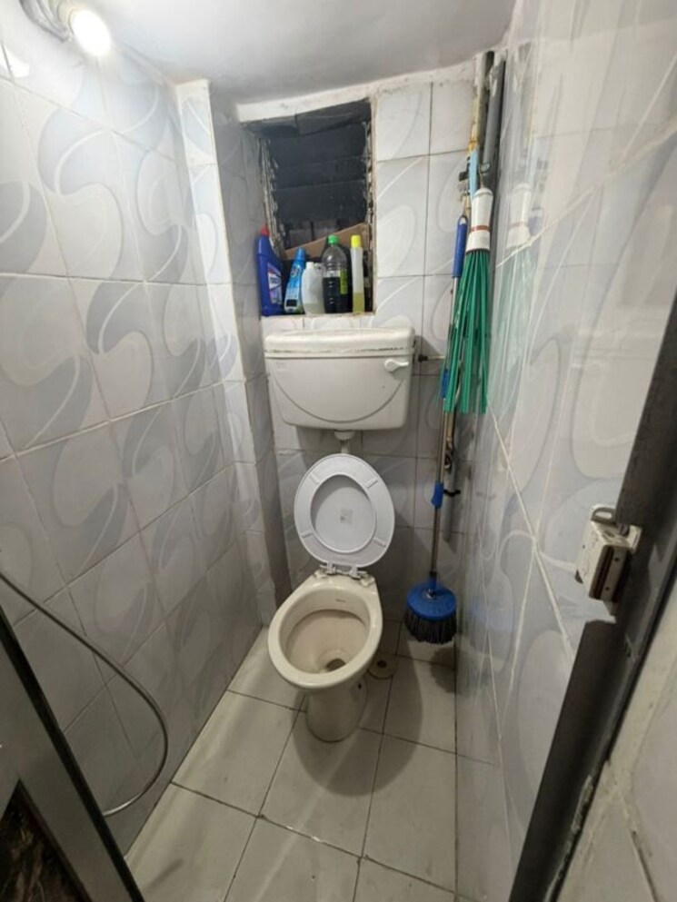Washroom, sector 5 sanpada 1 RK 300 Sq.Ft. Apartment In Sector 5 Sanpada Navi Mumbai 9728020