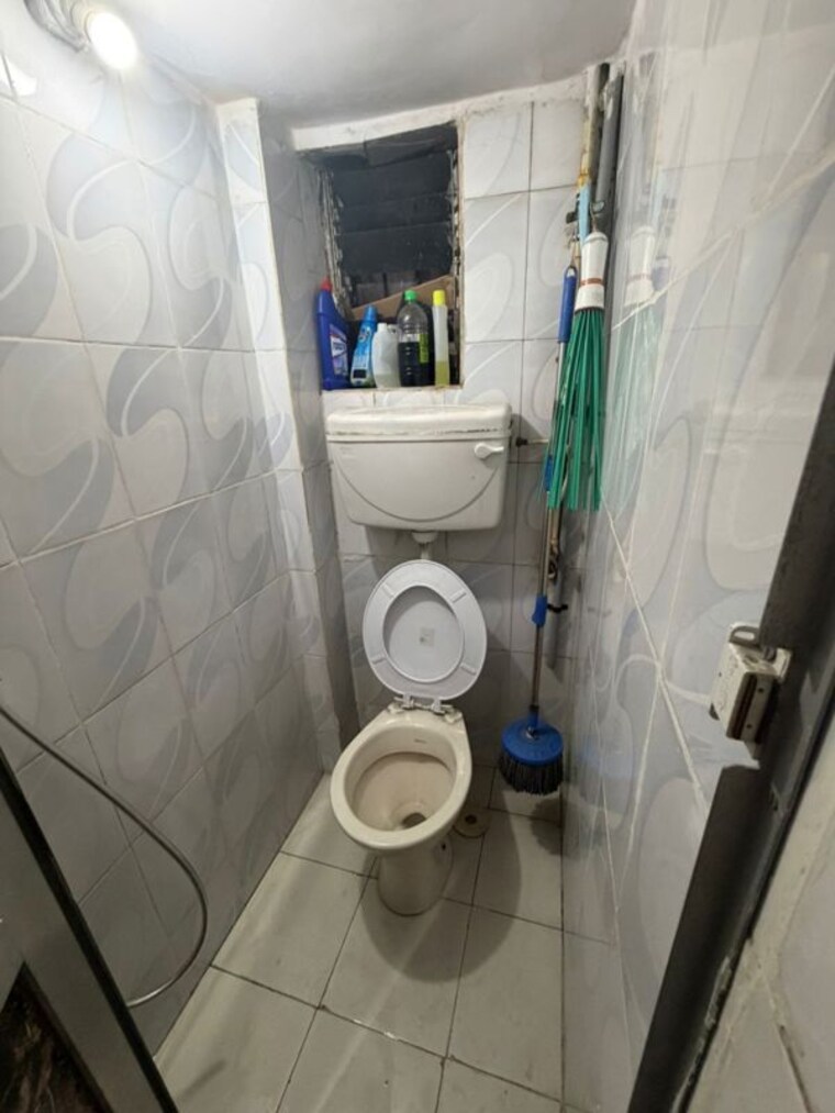 Washroom, sector 5 sanpada 1 RK 300 Sq.Ft. Apartment In Sector 5 Sanpada Navi Mumbai 9728020