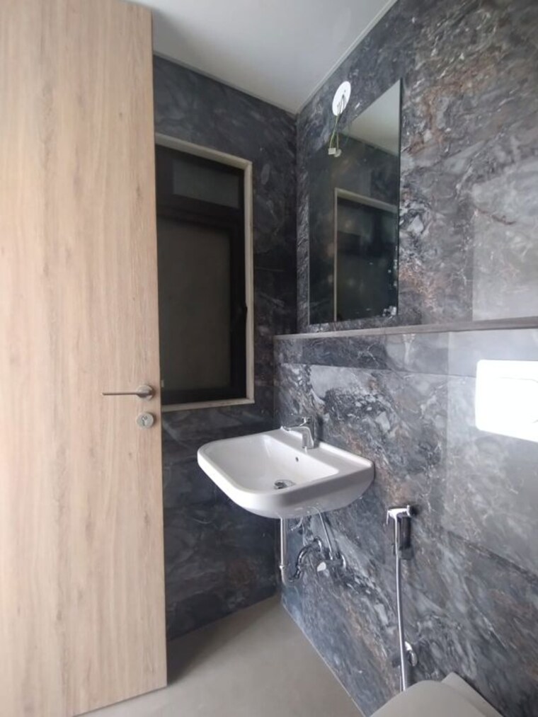 Bathroom, dosti-eastern-bay-phase-3 4 Bedroom 1662 Sq.Ft. Apartment In Wadala Mumbai 9728018