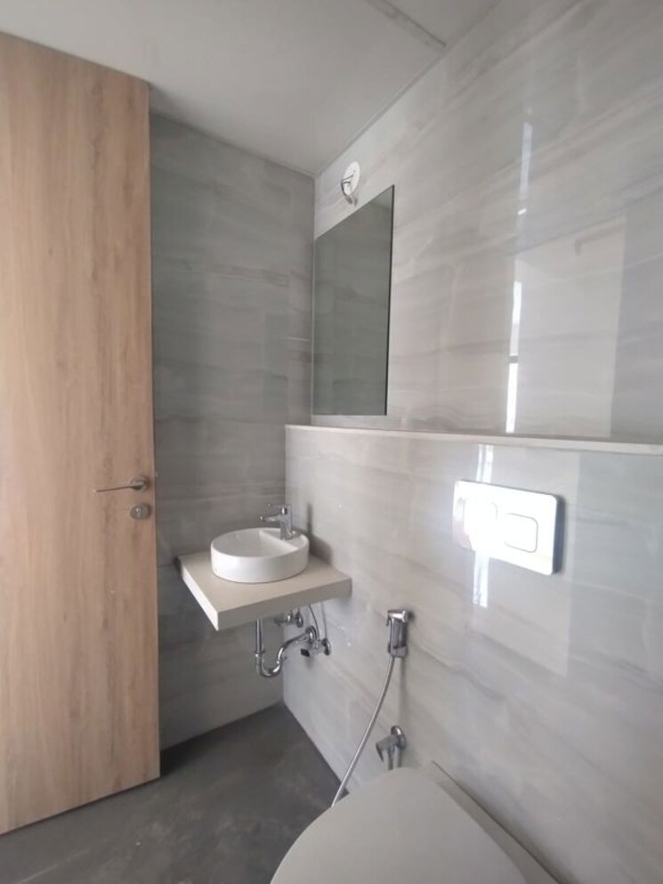 Bathroom, dosti-eastern-bay-phase-3 4 Bedroom 1662 Sq.Ft. Apartment In Wadala Mumbai 9728018