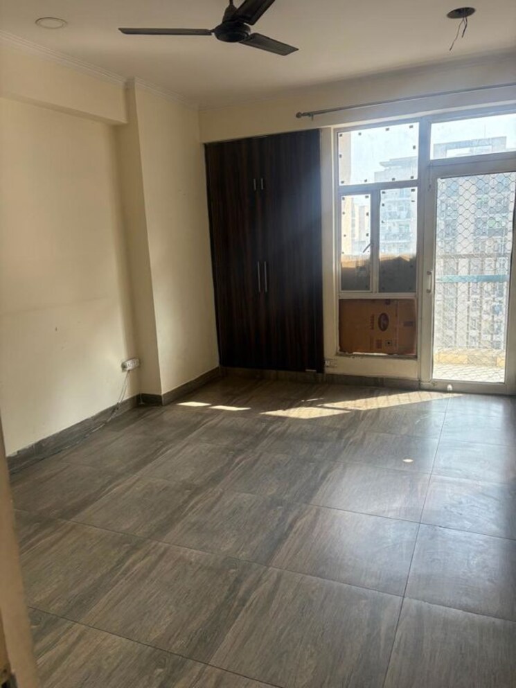 Room, gaur-city-1st-avenue 3.5 Bedroom 1570 Sq.Ft. Apartment In Sector 4 Greater Noida Greater Noida 9728031