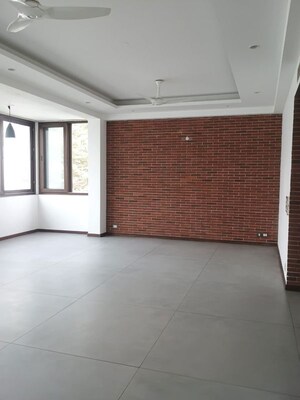 3.5 BHK Builder Floor For Sale in Unitech Nirvana Country Cedar Crest, Sector 50