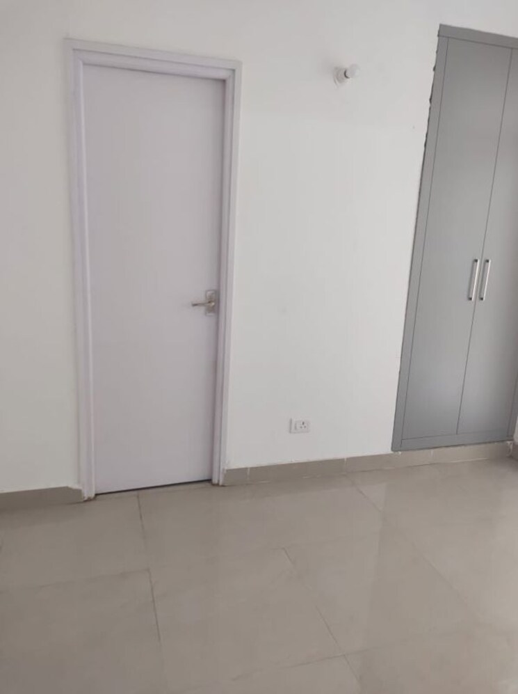 Room, suncity-avenue-76 2 Bedroom 735 Sq.Ft. Apartment In Sector 76 Gurgaon 9728052