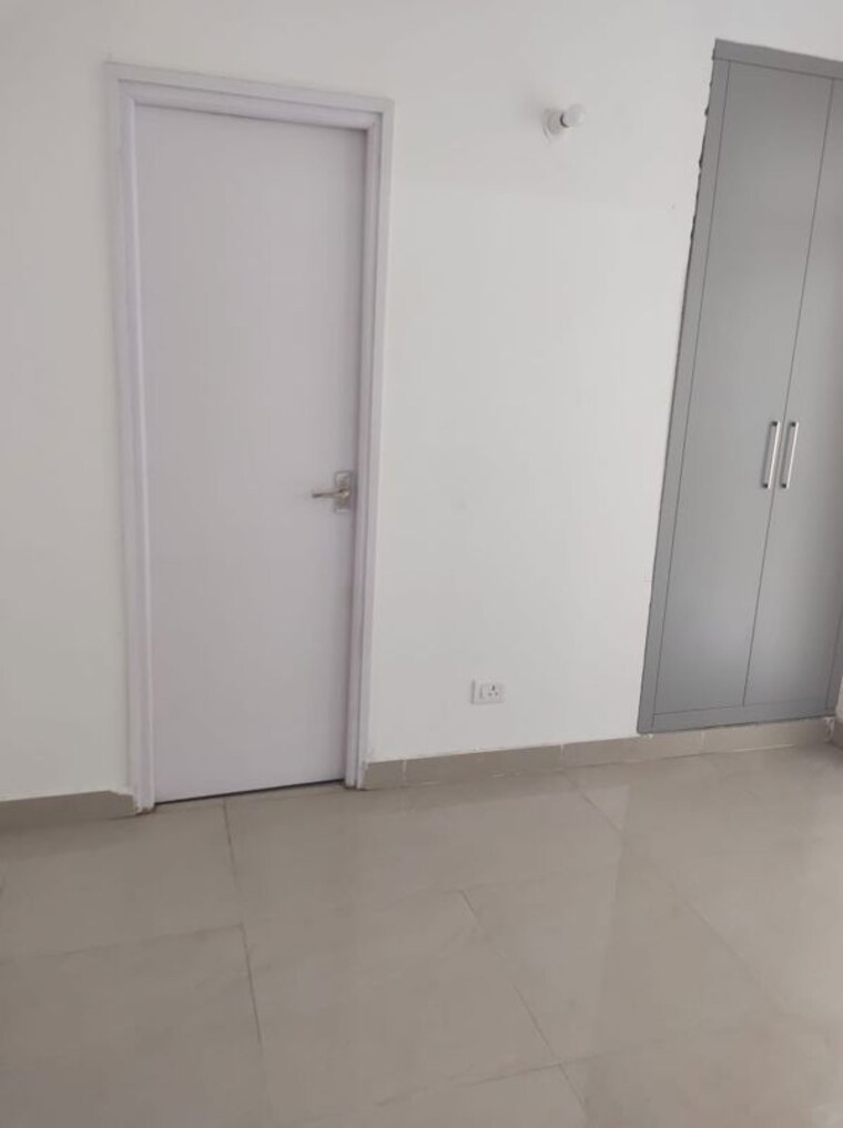 Room, suncity-avenue-76 2 Bedroom 735 Sq.Ft. Apartment In Sector 76 Gurgaon 9728052