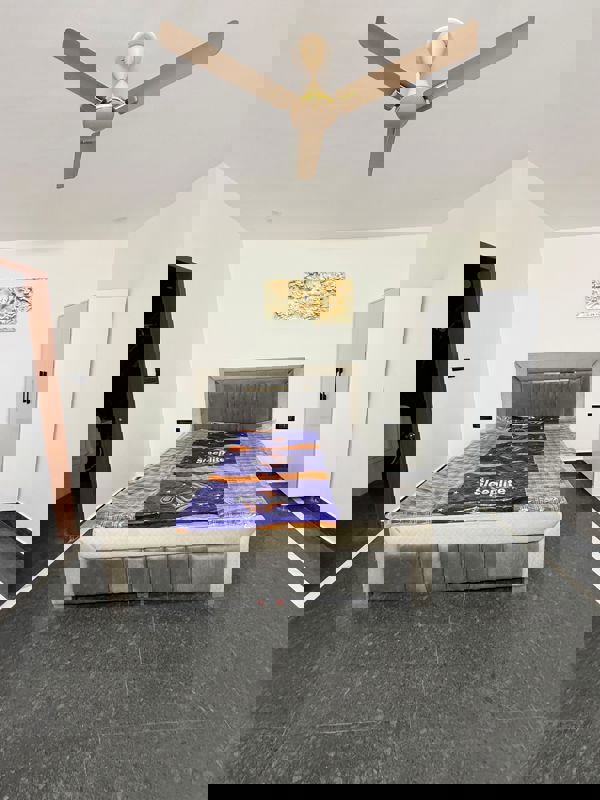 1 Rk+ Extra Room Builder Floor For Rent in Sushant Lok II