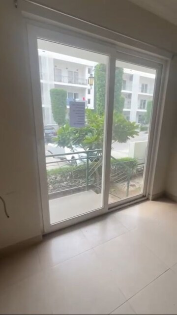 Room in 2.5 BHK Builder Floor at Central Park 3 Flower Valley, Sohna Sector 33 – for Rent