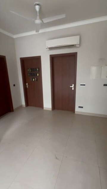 2.5 BHK Builder Floor For Rent in Central Park 3 Flower Valley, Sohna Sector 33