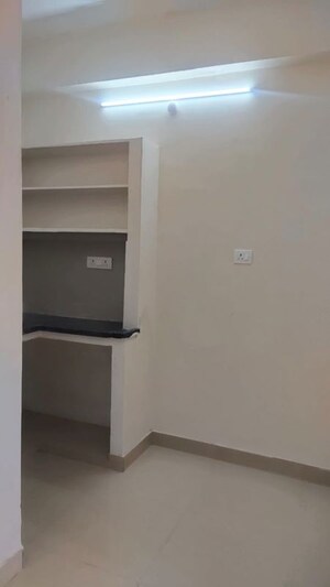 Room in 1 BHK Builder Floor at Begumpet – for Rent