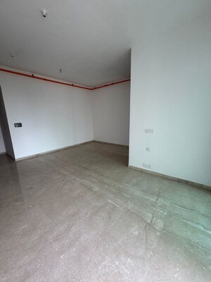 Room in 3 BHK Apartment at Kalpataru Immensa, Kolshet Road – for Rent