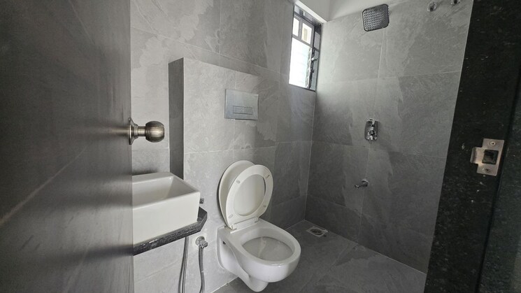Bathroom, andheri-chs 2 Bedroom 700 Sq.Ft. Apartment In Andheri West Mumbai 9728090