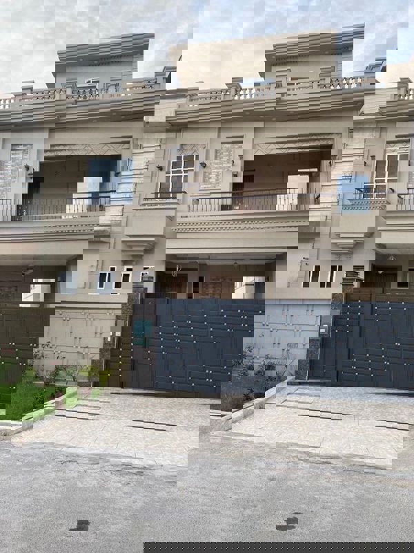 6+ BHK + Pooja Room,Servant Room,Study Room,Extra Room Independent House For Sale in 750 Gaj Independent House