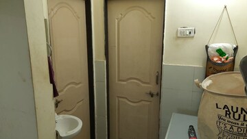 Bathroom in 1 BHK Apartment at Sapphire Lakeside, Powai – for Rent