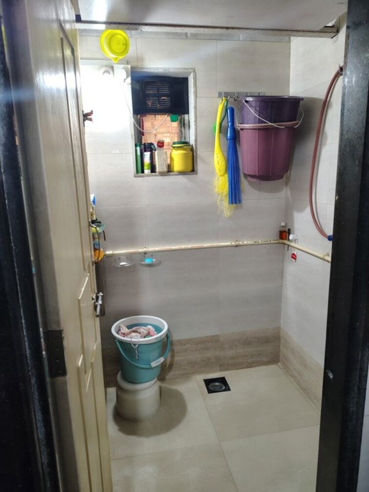 Bathroom, malad west 1 RK 320 Sq.Ft. Apartment In Malad West Mumbai 9728135