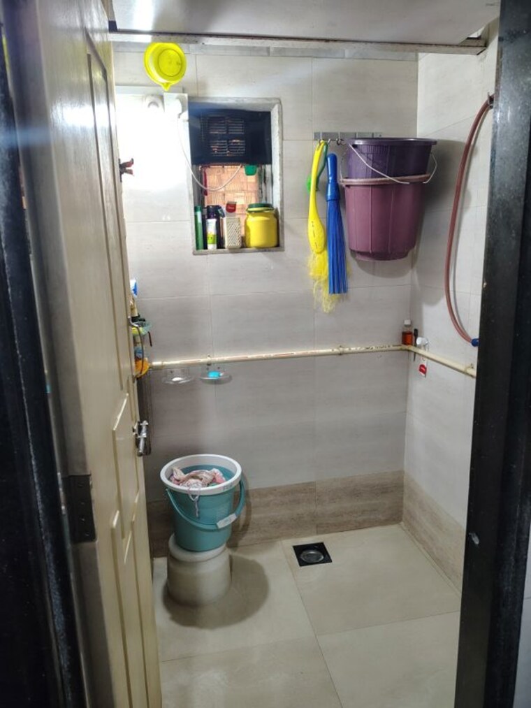 Bathroom, malad west 1 RK 320 Sq.Ft. Apartment In Malad West Mumbai 9728135