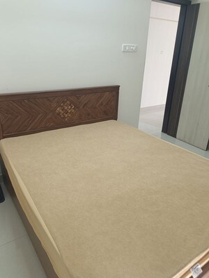 Room in 1 BHK Apartment at Ashar Metro Towers, Vartak Nagar – for Rent