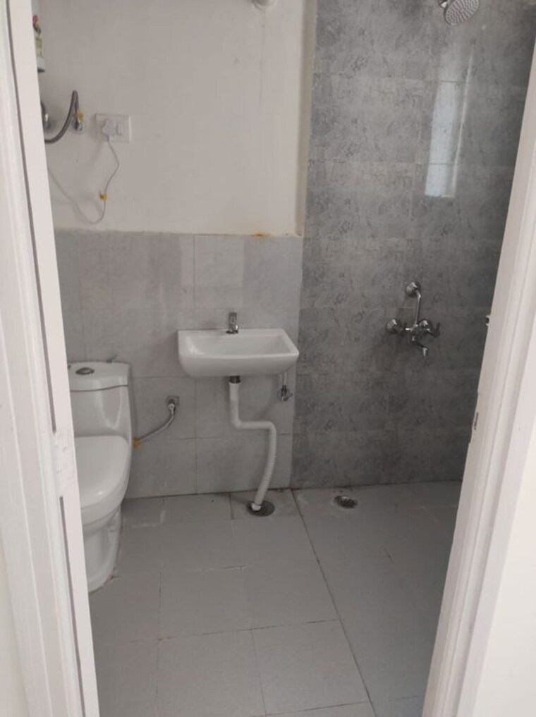 Bathroom, pyramid-pride 2 Bedroom 678 Sq.Ft. Apartment In Sector 76 Gurgaon 9728142