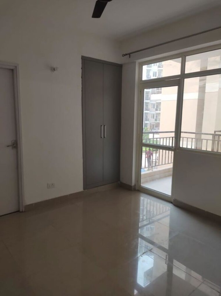 Room, pyramid-pride 2 Bedroom 680 Sq.Ft. Apartment In Sector 76 Gurgaon 9728148