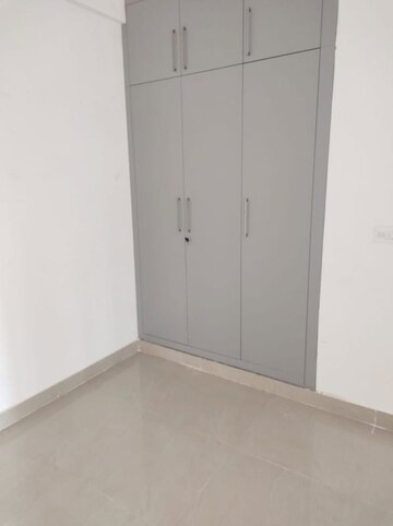 Room in 2 BHK Apartment at Pyramid Pride, Sector 76 – for Rent