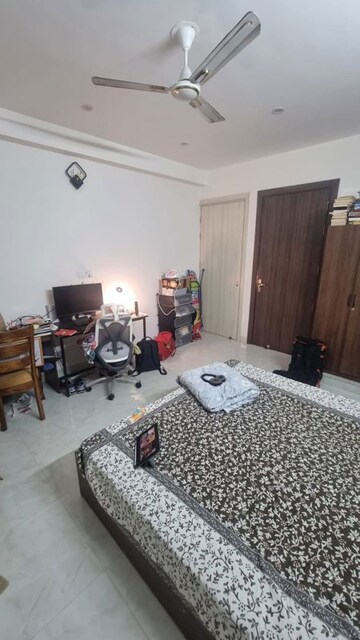 Bedroom in 3 BHK Builder Floor at Sector 56 – for Rent