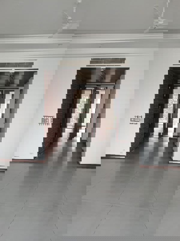 3.5 BHK + Pooja Room,Servant Room,Extra Room Builder Floor For Sale in Unitech Nirvana Country Cedar Crest