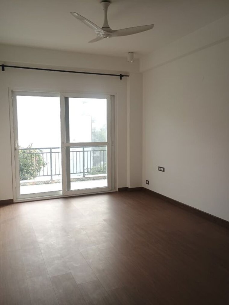 Room, unitech-nirvana-country-cedar-crest 3.5 Bedroom 360 Sq.Yd. Builder Floor In Sector 50 Gurgaon 9728211