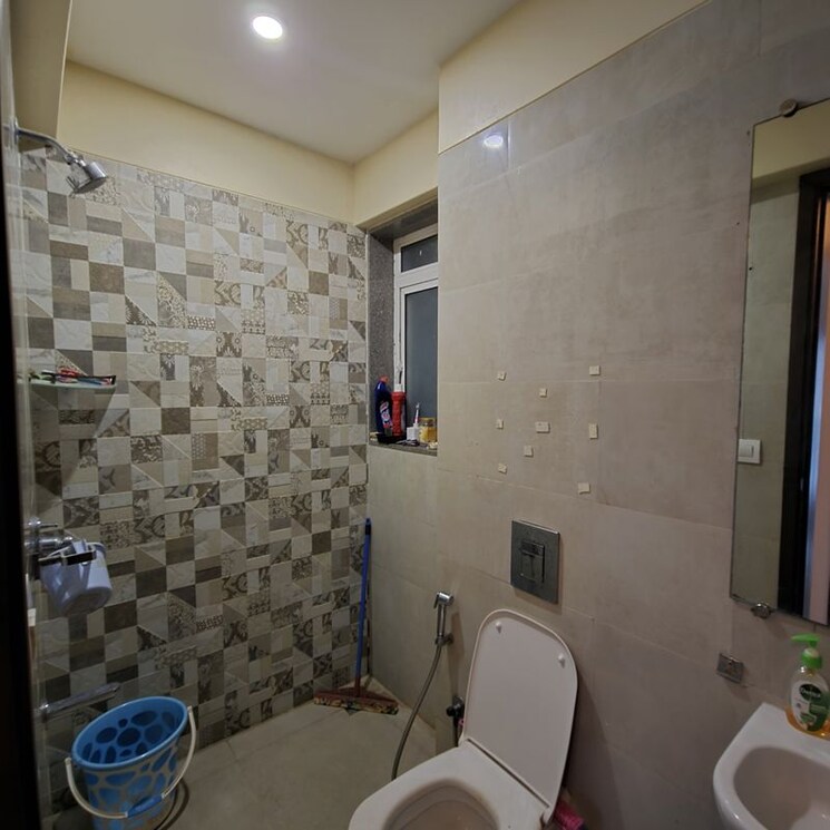 Bathroom, supreme-19 2 Bedroom 638 Sq.Ft. Apartment In Lokhandwala Complex Mumbai 9728222