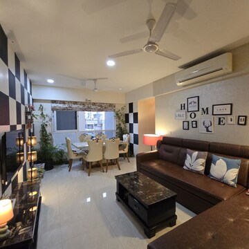 2 BHK Apartment For Rent in Supreme 19, Lokhandwala Complex
