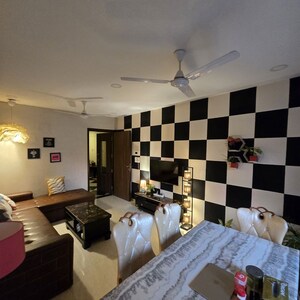 Team Area in 2 BHK Apartment at Supreme 19, Lokhandwala Complex – for Rent