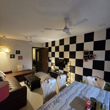 Team Area in 2 BHK Apartment at Supreme 19, Lokhandwala Complex – for Rent