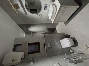 Team Area in 3 BHK Independent House at RWA Apartments Sector 40, Sector 40 – for Rent