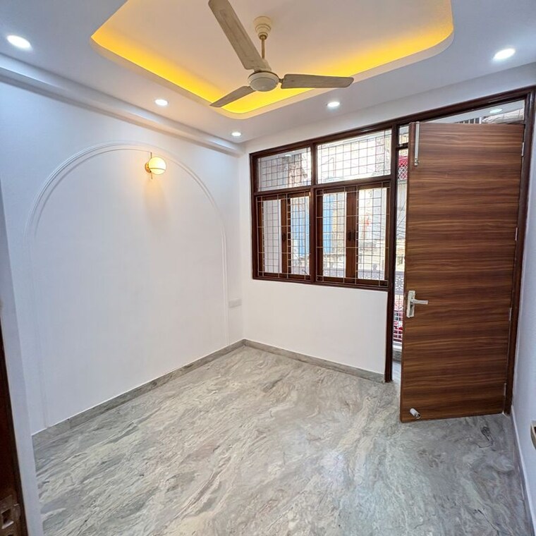 Room, khirki extension 3 Bedroom 100 Sq.Yd. Builder Floor In Khirki Extension Delhi 9728242