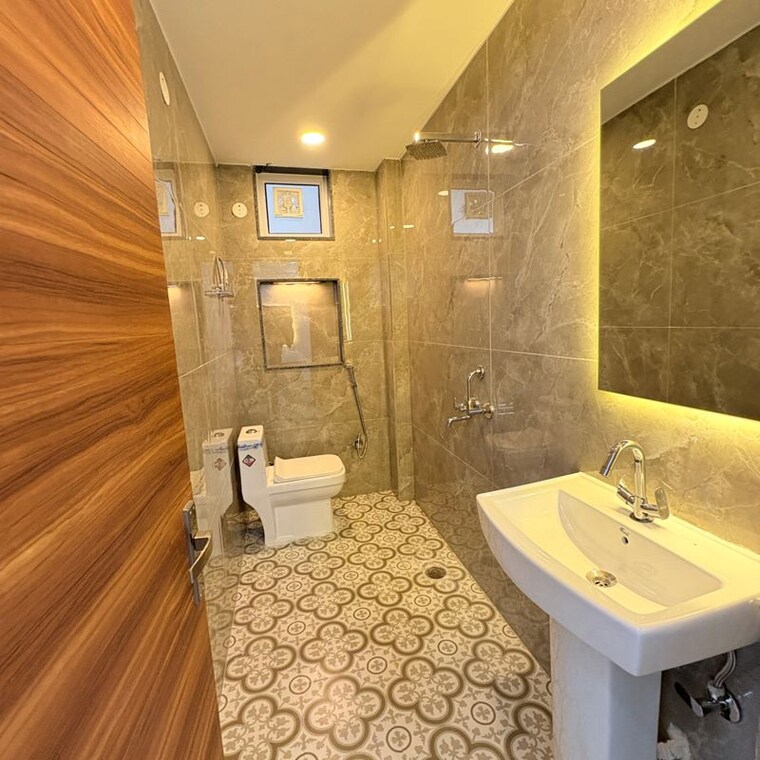 Kitchen, khirki extension 3 Bedroom 100 Sq.Yd. Builder Floor In Khirki Extension Delhi 9728242