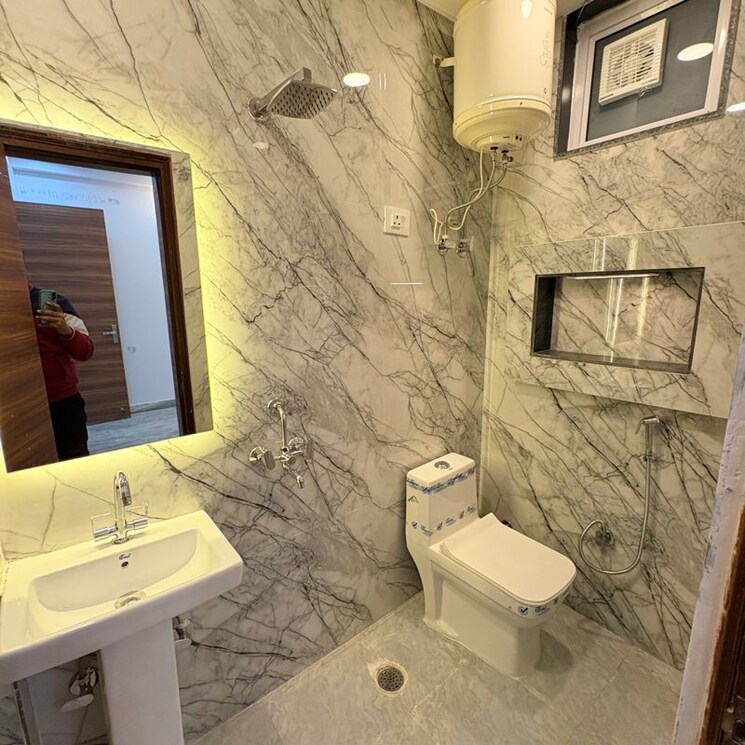 Bathroom, khirki extension 3 Bedroom 100 Sq.Yd. Builder Floor In Khirki Extension Delhi 9728242