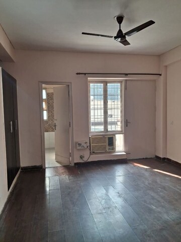 Room in 2 BHK Builder Floor at Unitech South City II, Sector 50 – for Rent