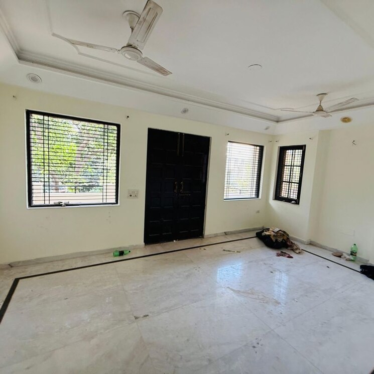 Room, sector 21 3 Bedroom 2000 Sq.Ft. Villa In Sector 21 Gurgaon 9728277