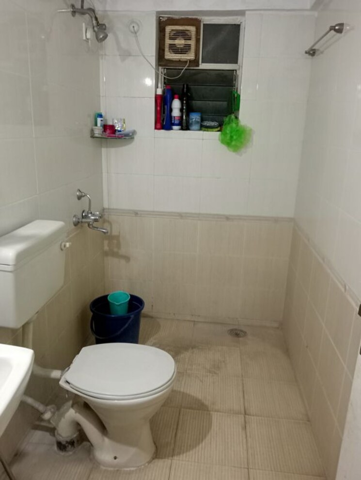 Bathroom, aditya-breeze-park 3 Bedroom 1450 Sq.Ft. Apartment In Balewadi Pune 9728297