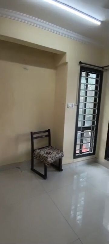 Room in 1 BHK Apartment at Narayan Niwas Vile Parle East, Vile Parle East – for Rent
